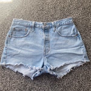 Women’s Levi’s 501 buttonfly shorts Size 30
